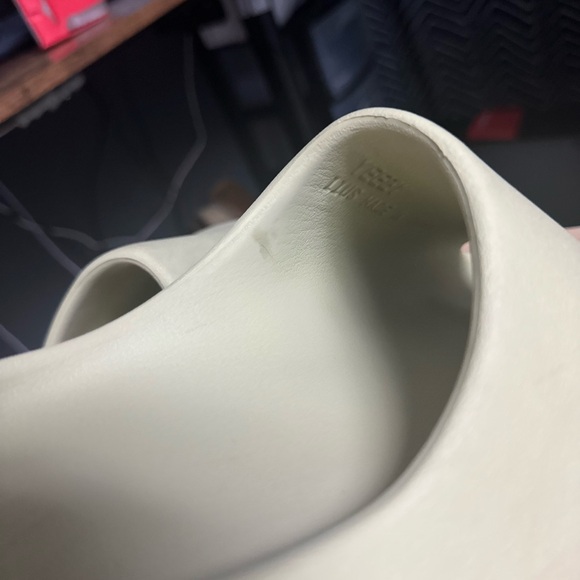 Yeezy Slides Resin size 11 - Picture 4 of 8